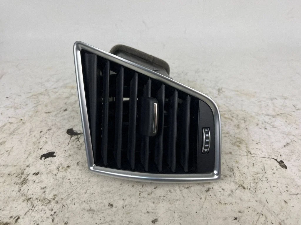 Dashboard side air vent grill/cover trim – Audi Q5 SQ5 8R (2008-2017)