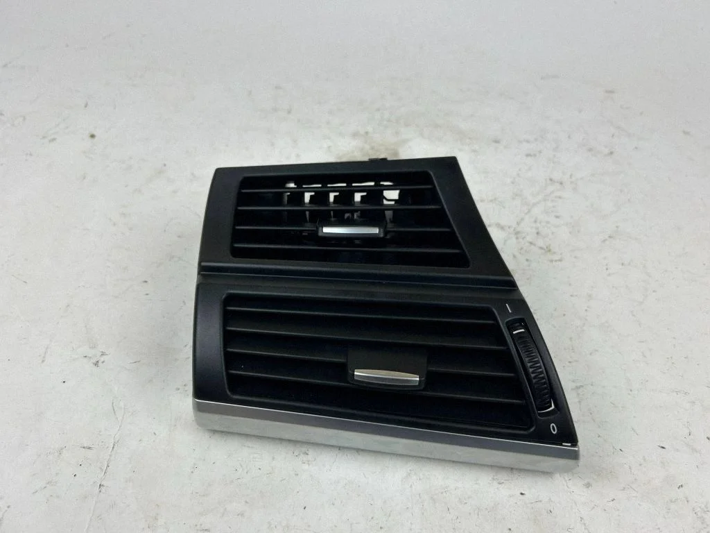 Dashboard side air vent grill/cover trim 9227767