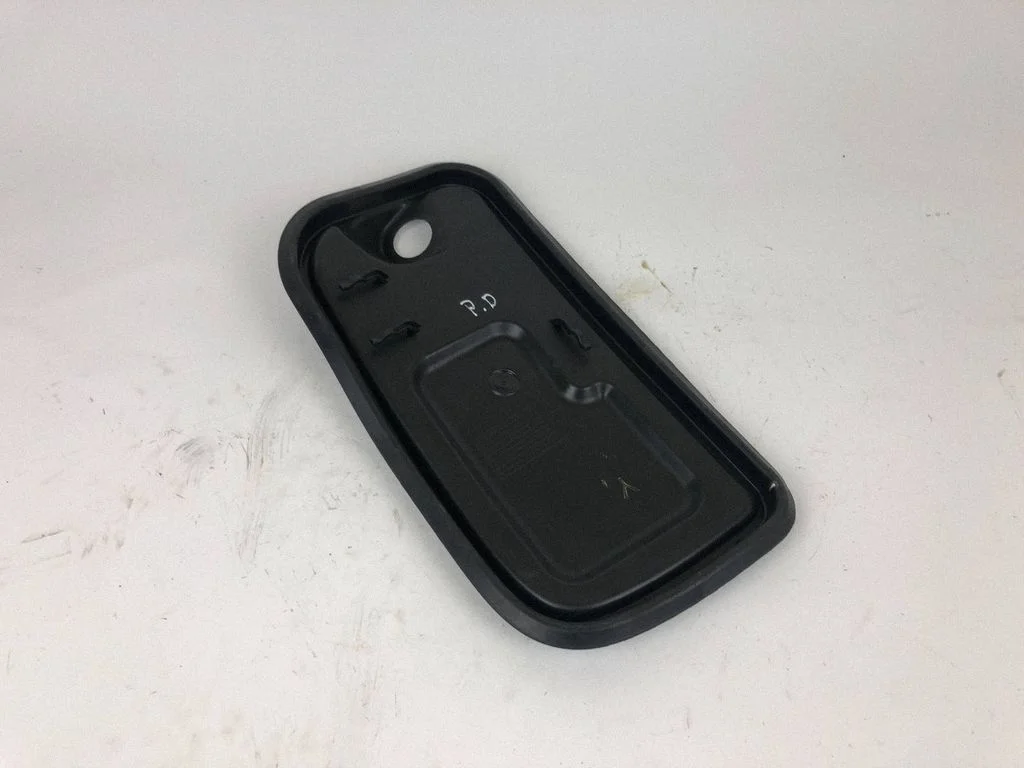 Other front door trim element 95B837916