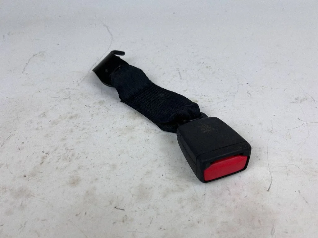 Tagumise turvavöö pannal 634173400C