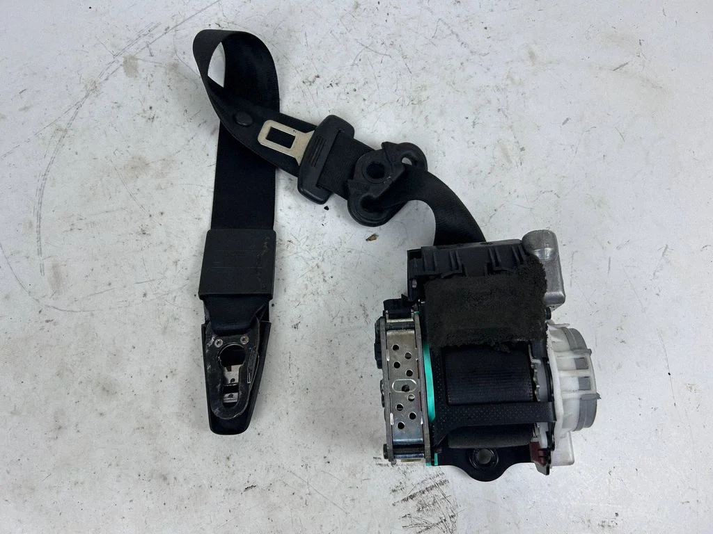 Front seatbelt 8K1857705