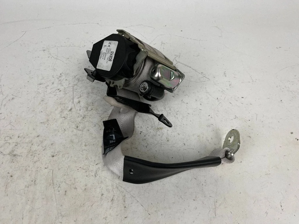 Rear seatbelt 644180300A