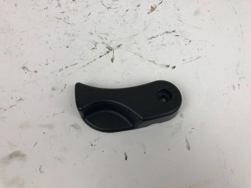 Engine bonnet (hood) release handle 7309606
