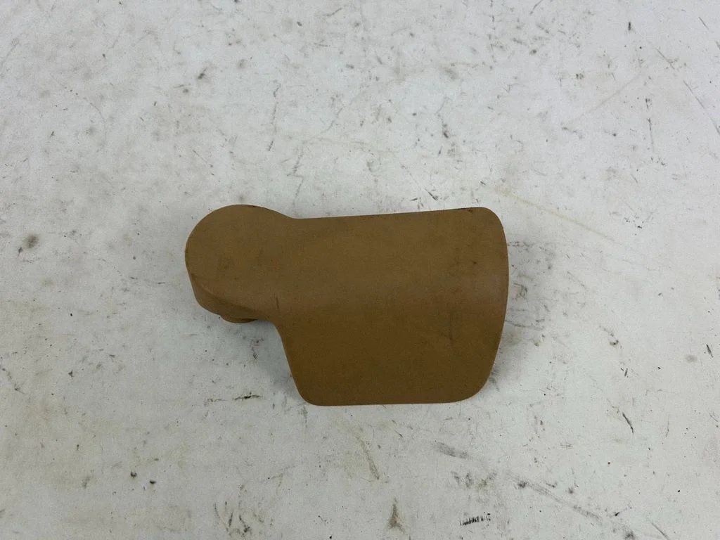 Engine bonnet (hood) release handle – Porsche Macan (95B) (2014-2018)