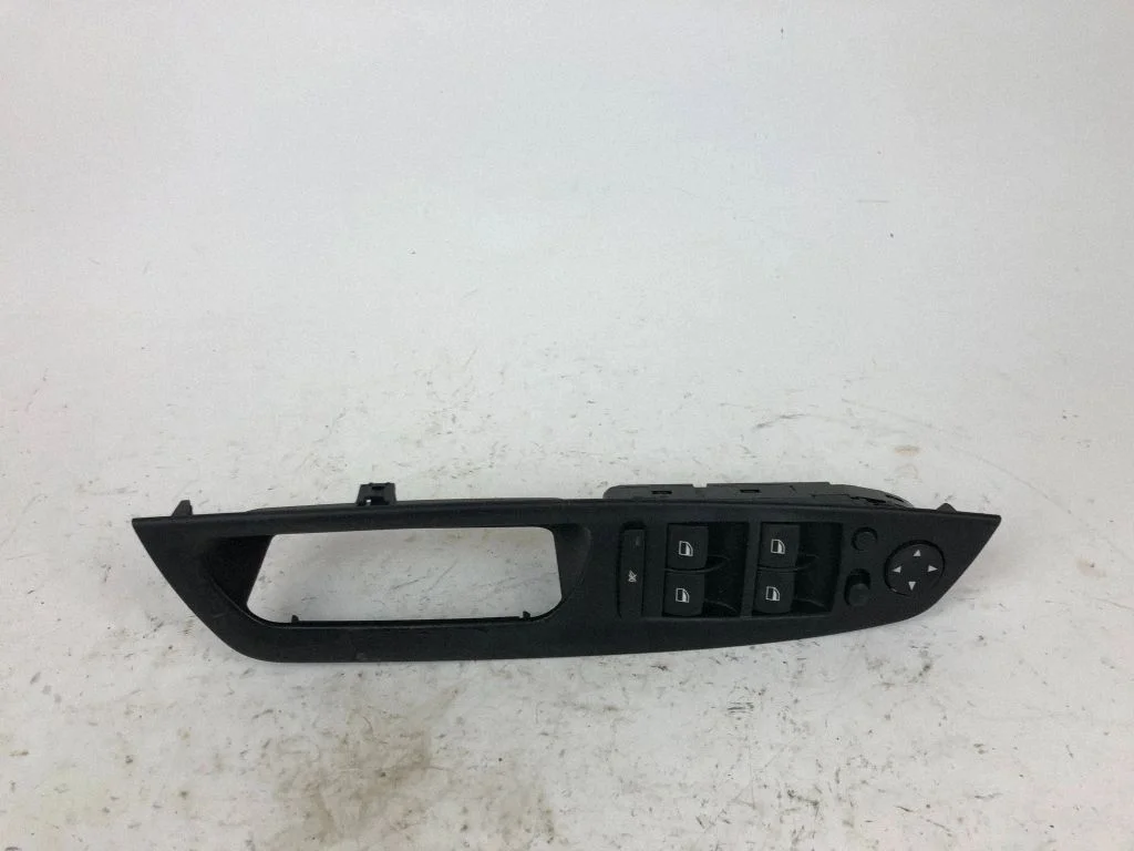 Electric window control switch 9122121