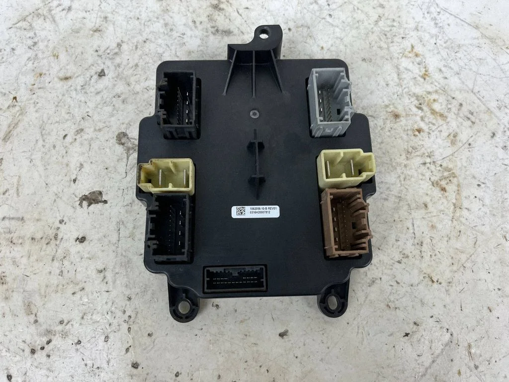 Door control unit/module 106205610B