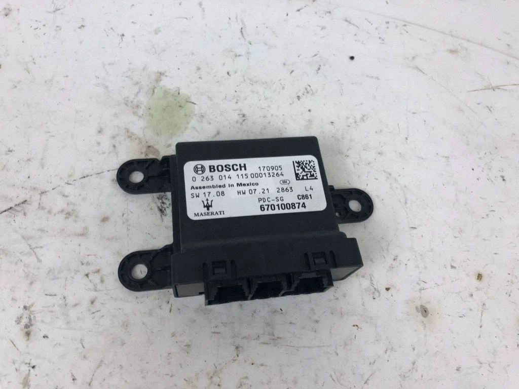 Parkavimo (PDC) daviklių valdymo blokas
