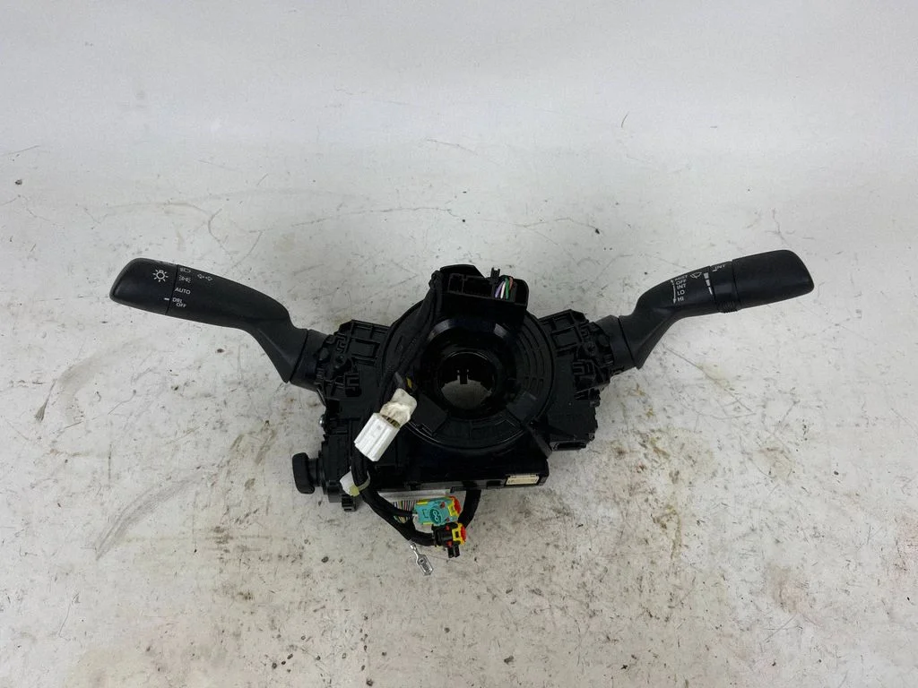 Wiper turn signal indicator stalk/switch