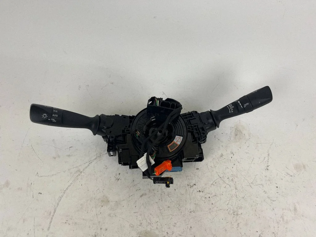 Wiper turn signal indicator stalk/switch 8924530090