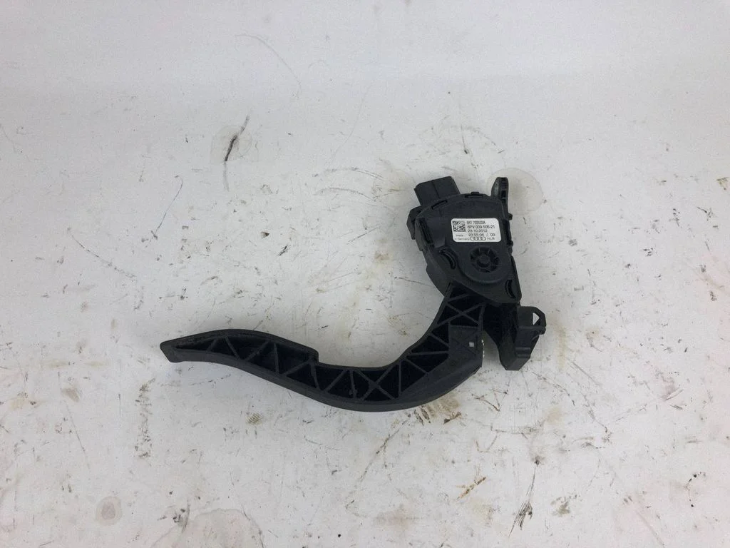 Accelerator throttle pedal 8K1723523A