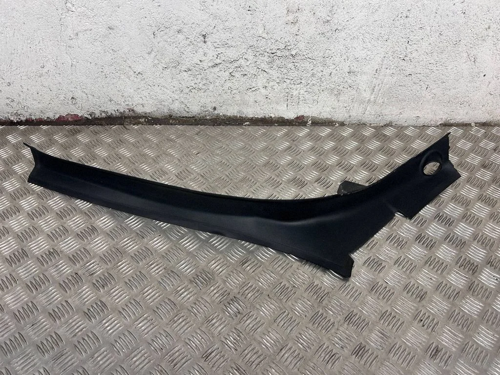 Muu salongiosa 104732000C