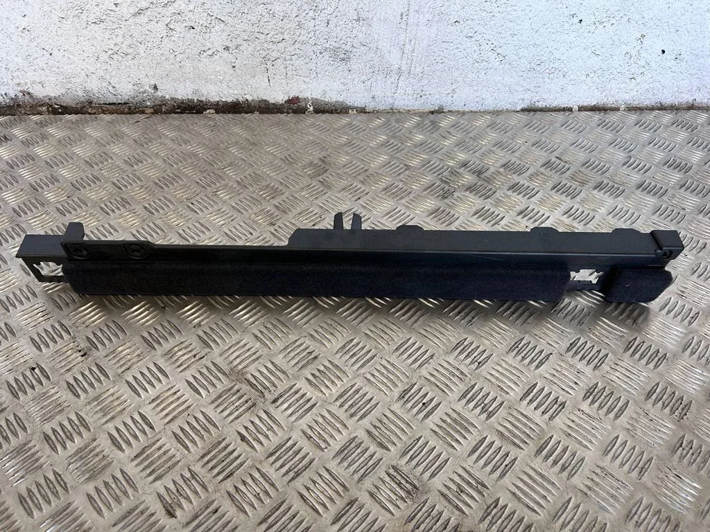 Cita salona detaļa 80A861827B