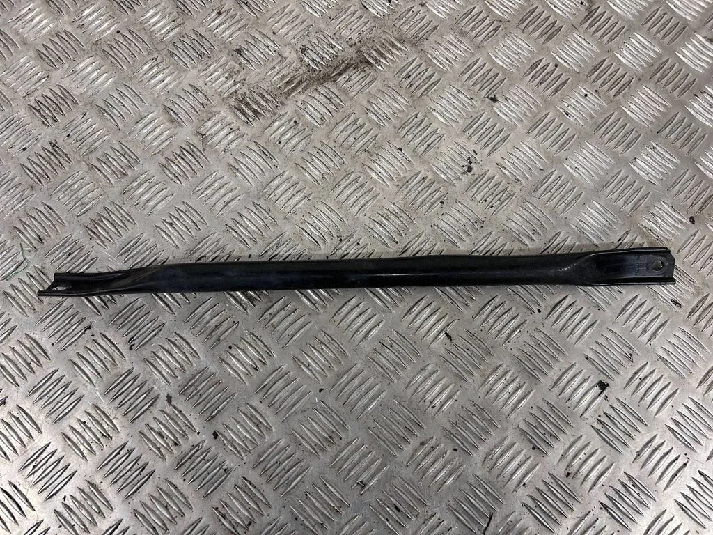 Other engine bay part 80A805646