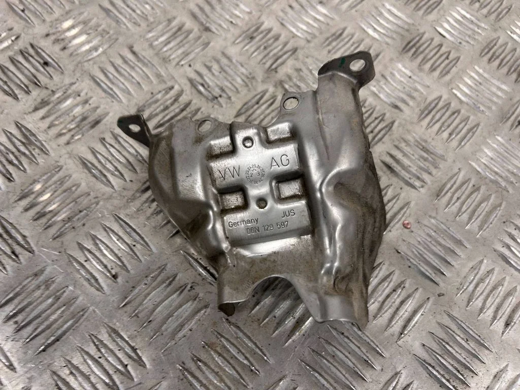 Cita motora nodalījuma detaļa 06N129597