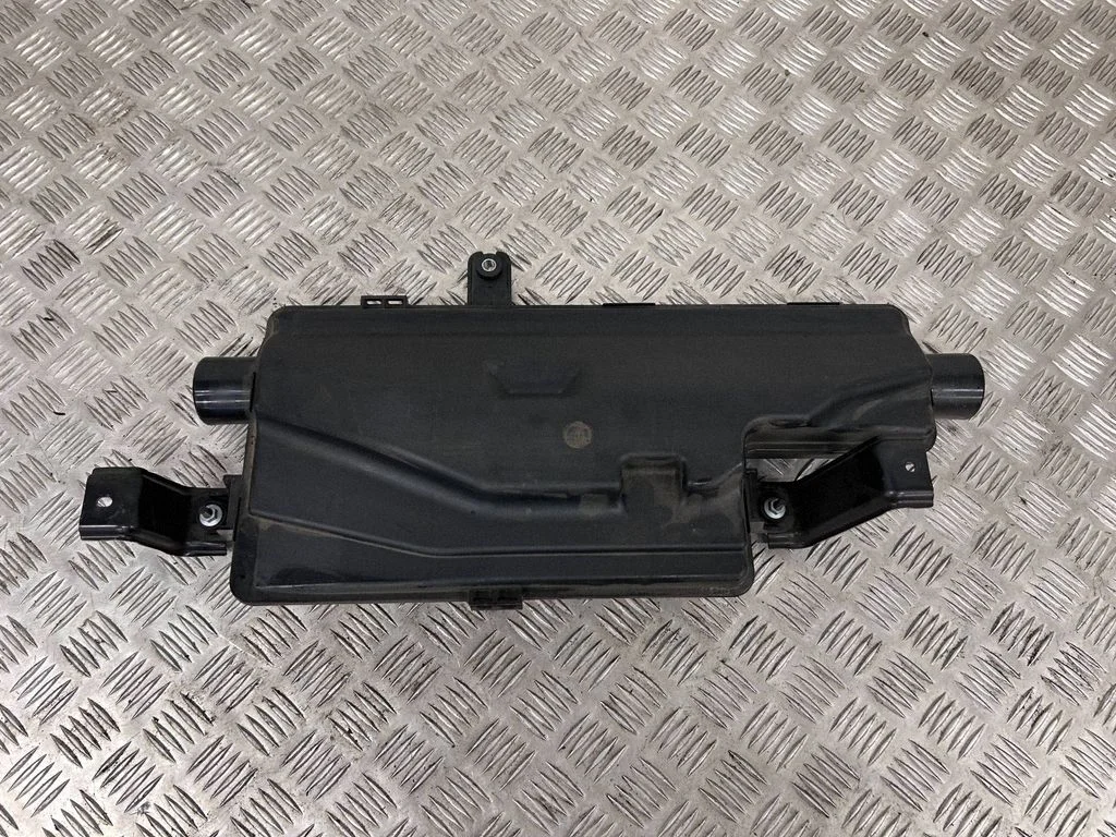 Other engine bay part 170B077040