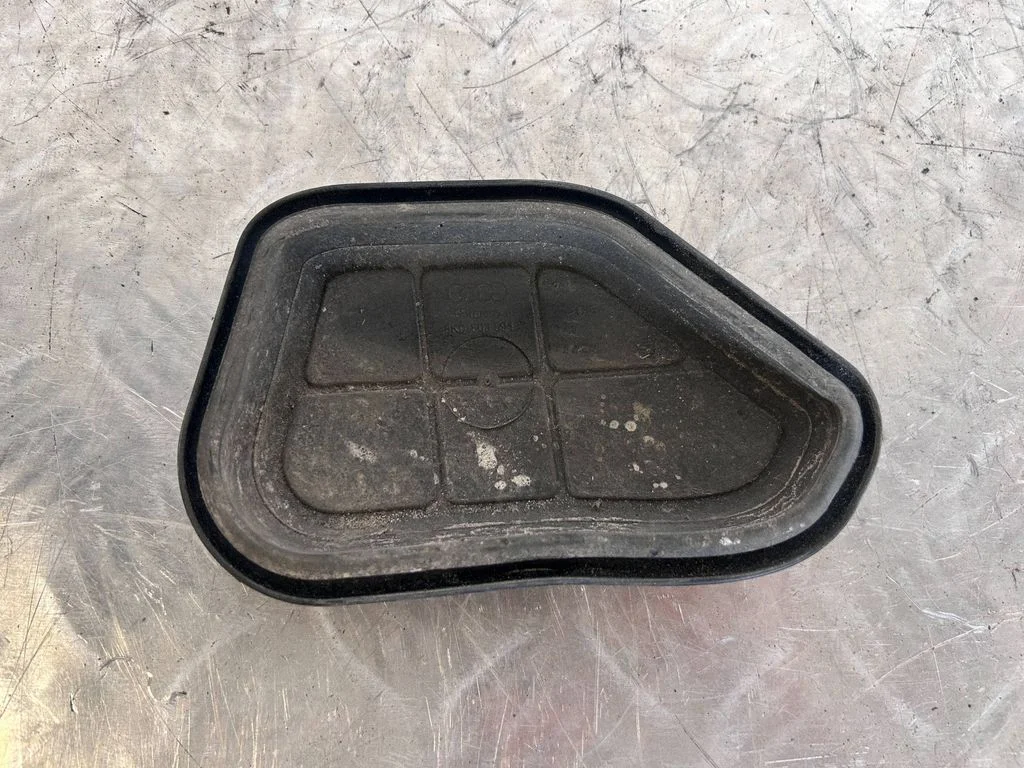 Other engine bay part – Audi A4 Allroad B8 (2008-2016)