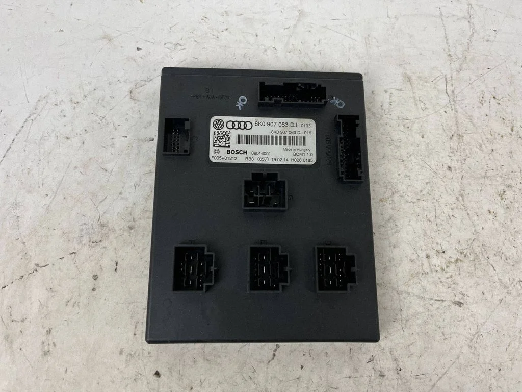 Comfort/convenience module 8K0907063DJ