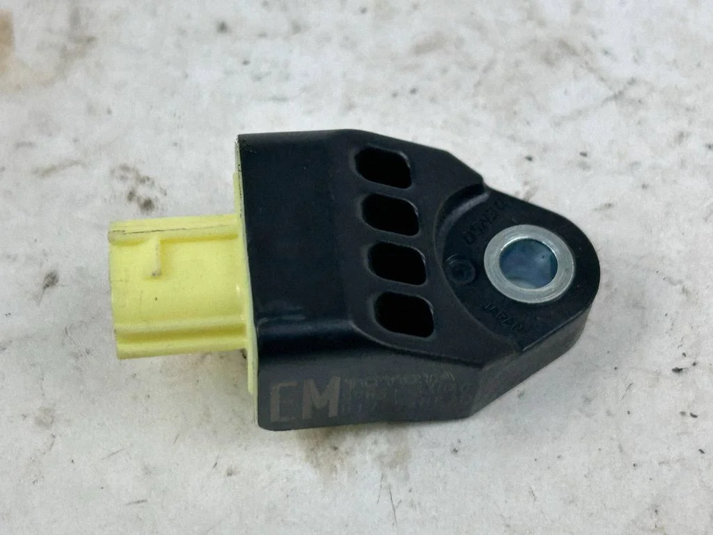 Drošības spilvenu trieciena sensors 8983133040