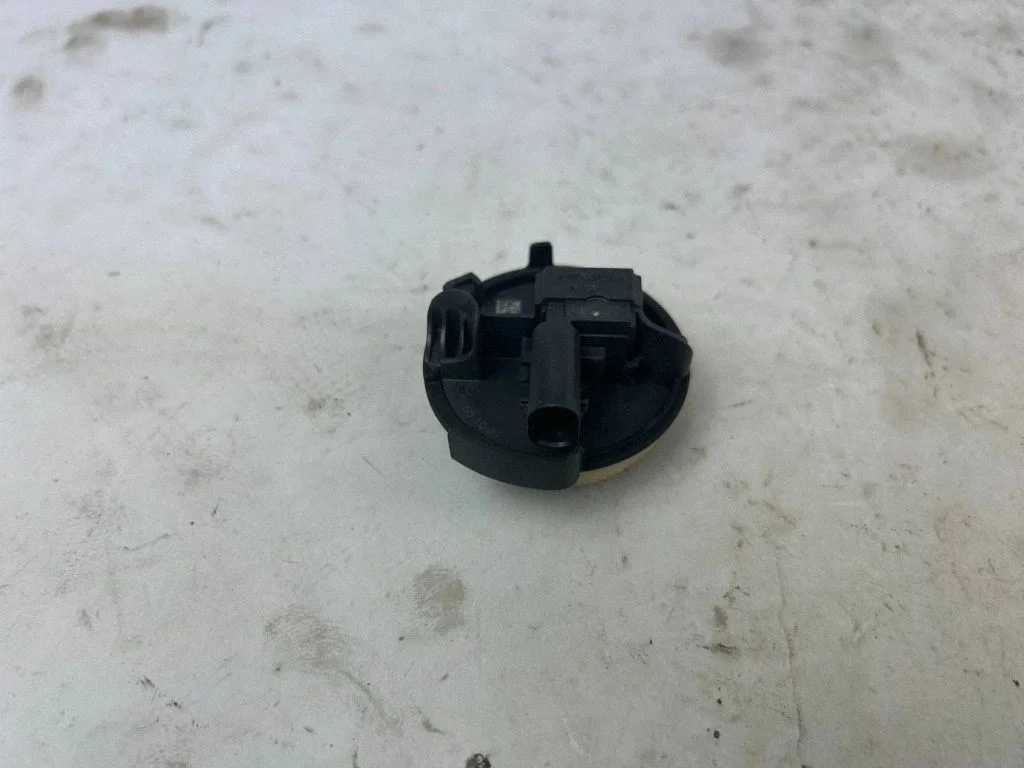 Airbag deployment crash/impact sensor 9496820