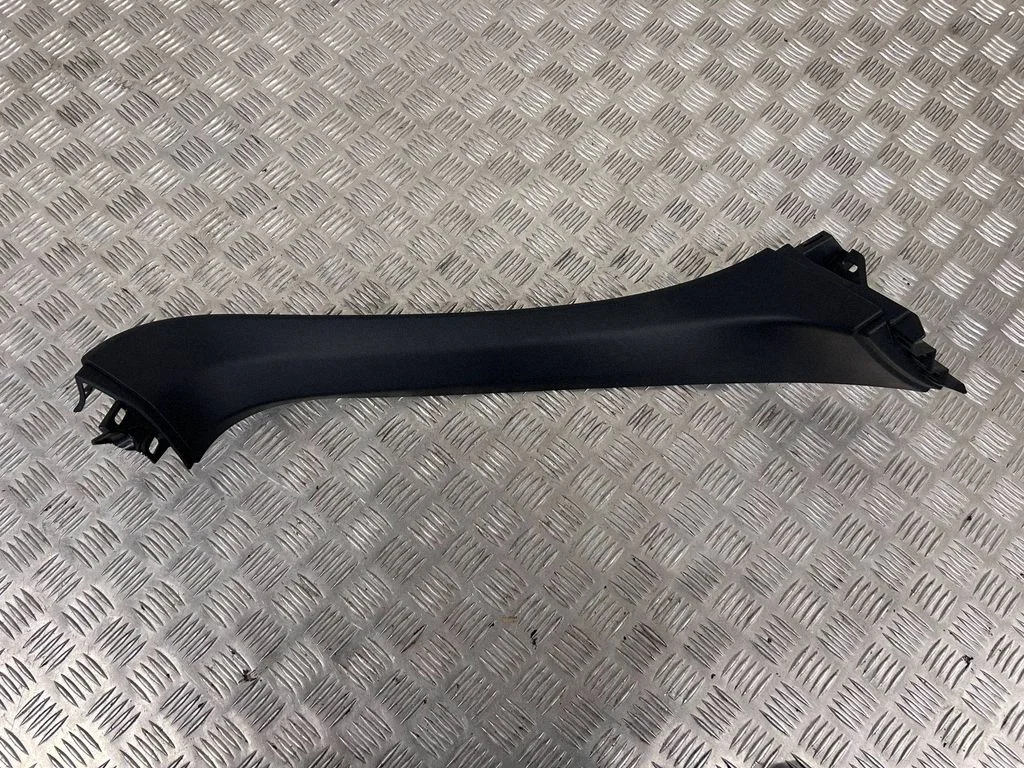 Tailgate trim 103790400D
