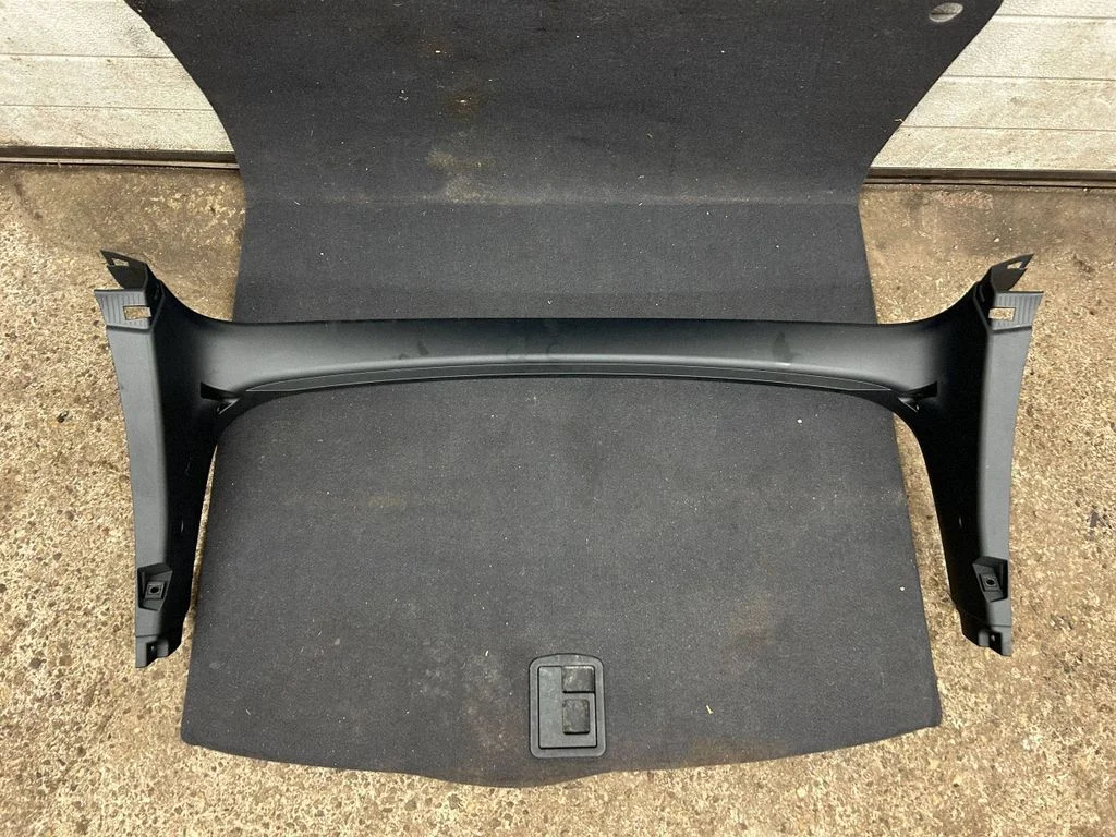 Tailgate trim 7320721
