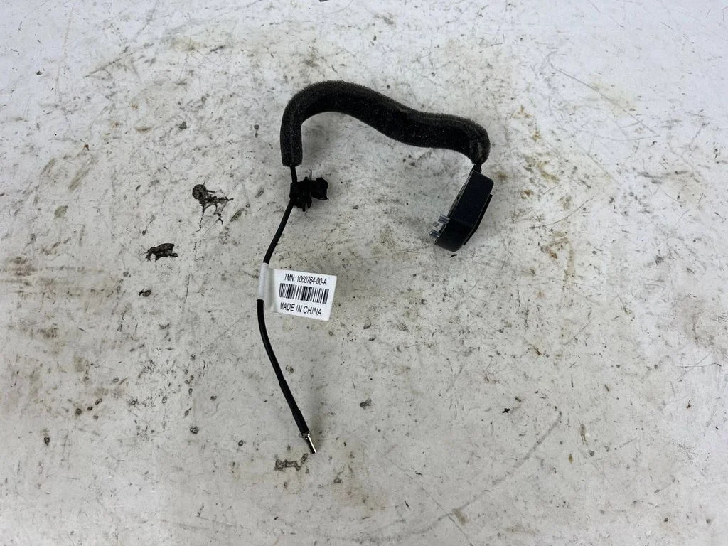 Aerial GPS antenna 106076400A