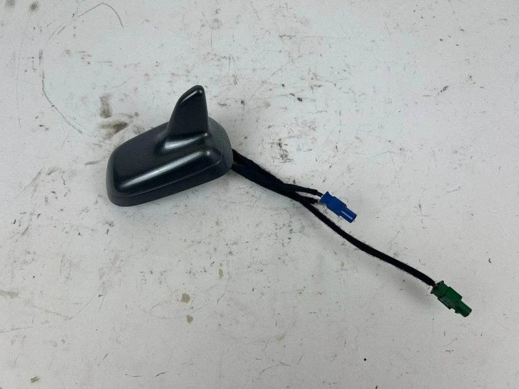 Antenn (GPS-antenn) 8R0035503G