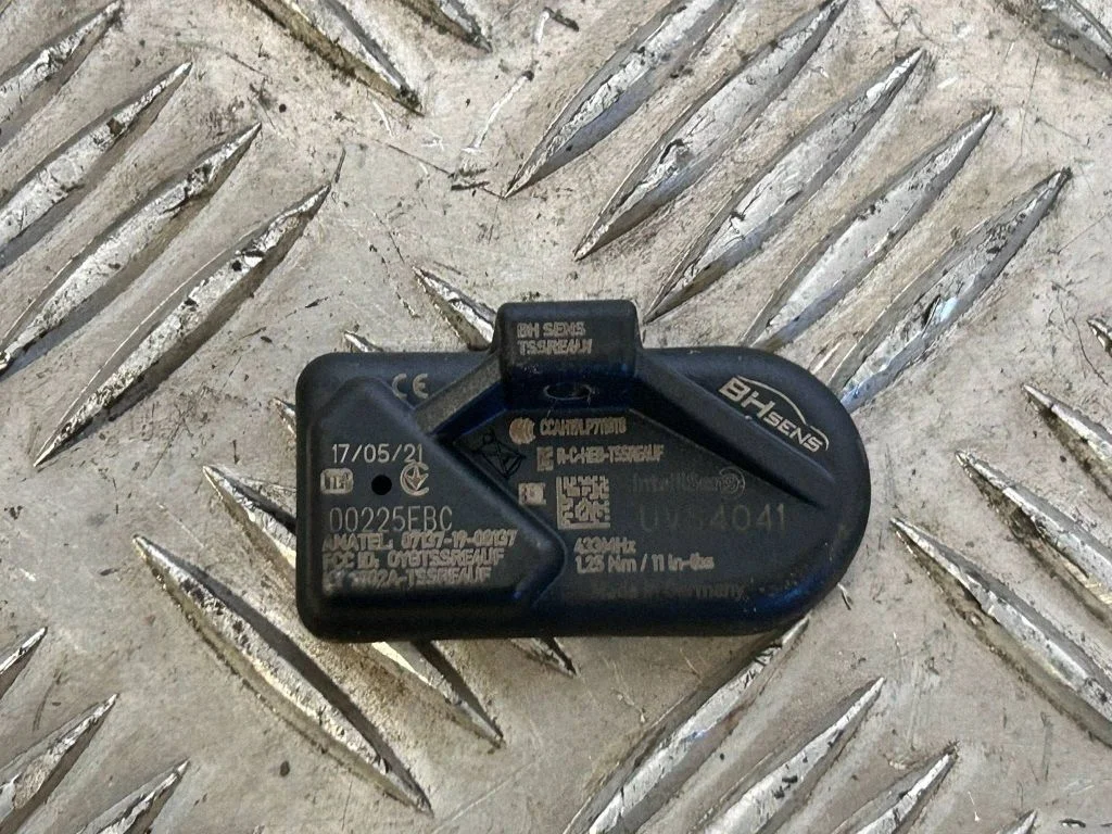 Tire pressure sensor UVS4041
