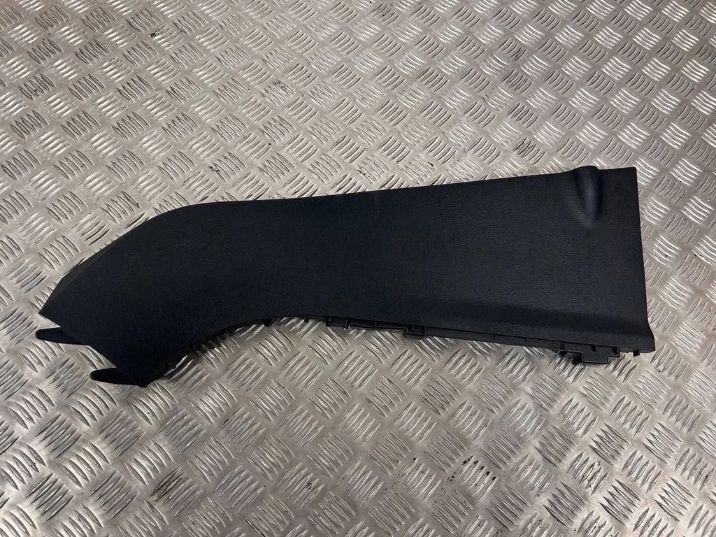 Kita centrinė konsolės (tunelio) detalė
