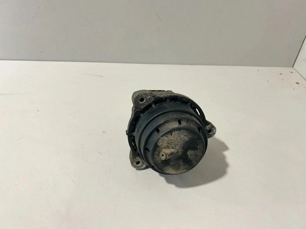 Engine mount bracket – BMW X7 G07 (2018-)