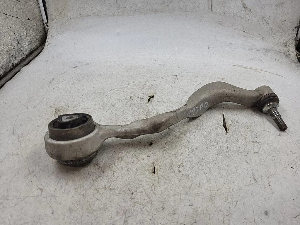 Front lower control arm/wishbone – front right
