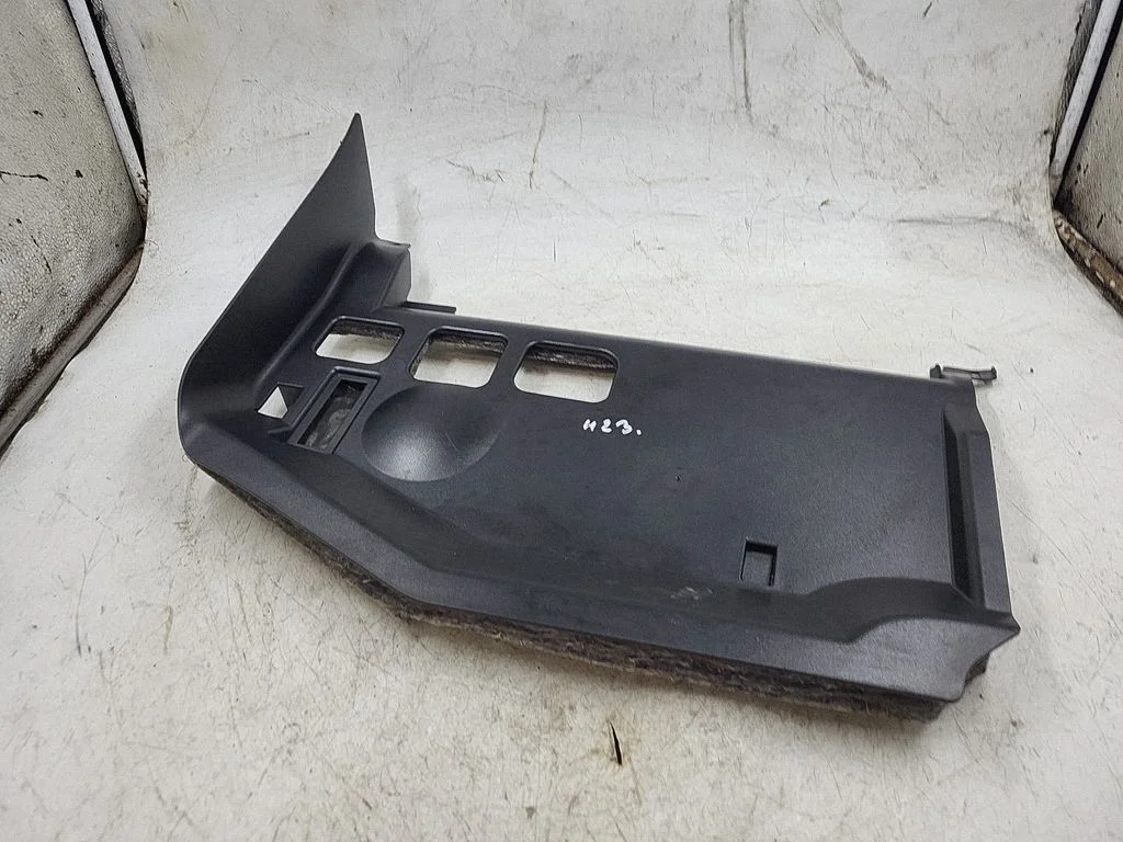 Dashboard lower bottom trim panel
