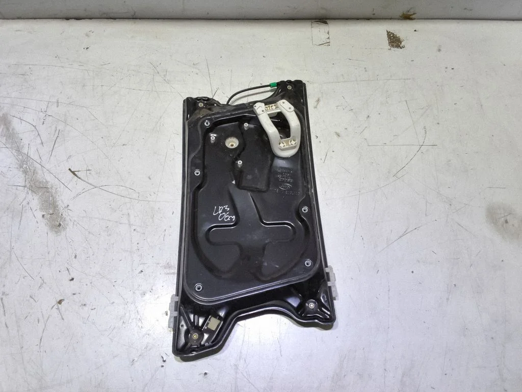 Front door window regulator with motor D2R5A