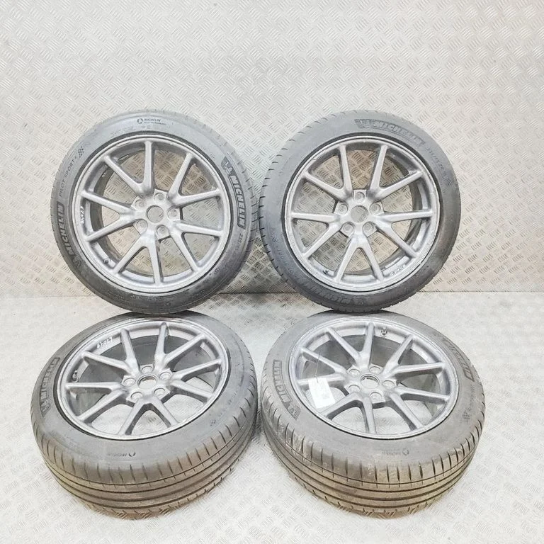 R18 valuvelg (-veljed) 104422100C