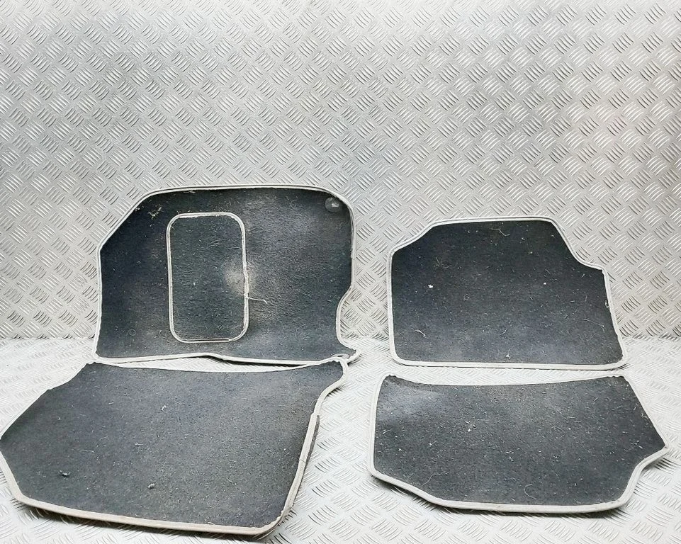 Dywaniki (komplet)