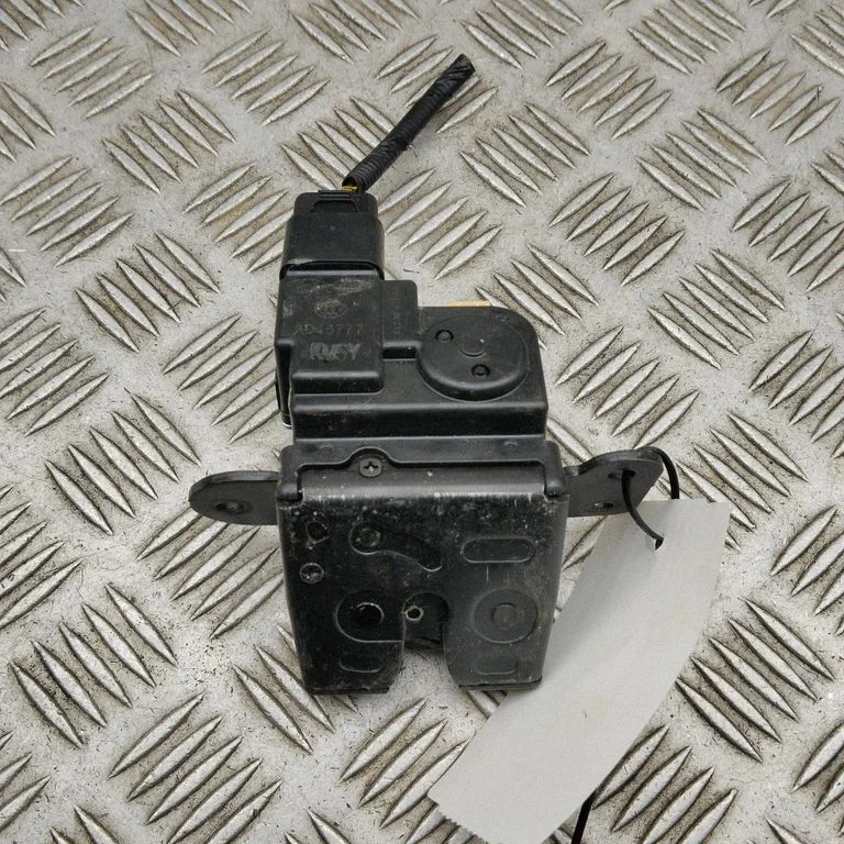 Tailgate/trunk/boot lock/catch/latch 81230G5000