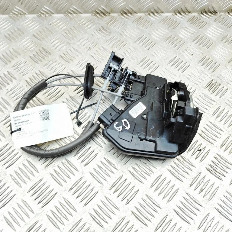 Aizmugurējo durvju slēdzene 81420G5010K