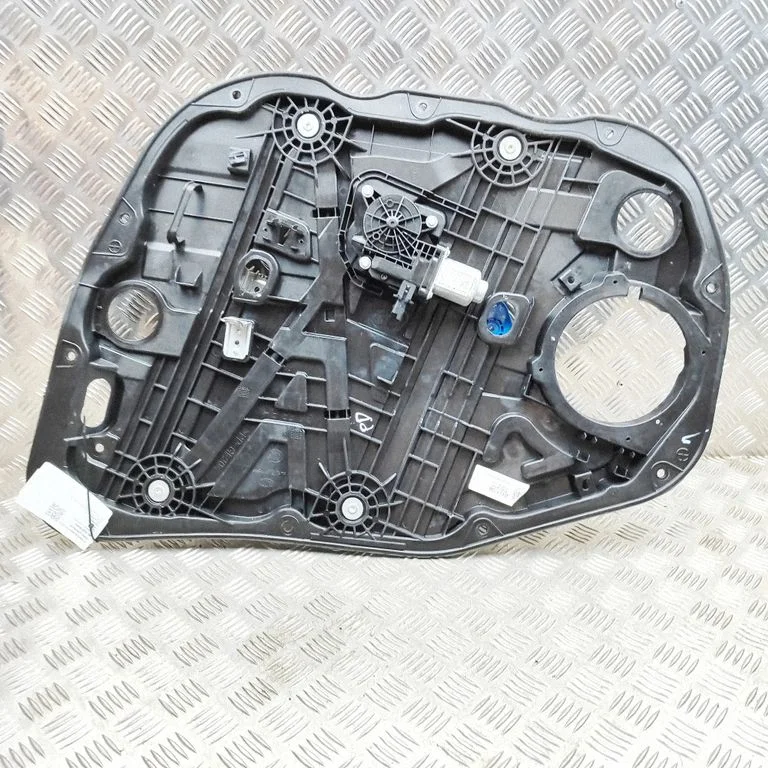 Front door window regulator with motor – KIA Niro (2016-2022)
