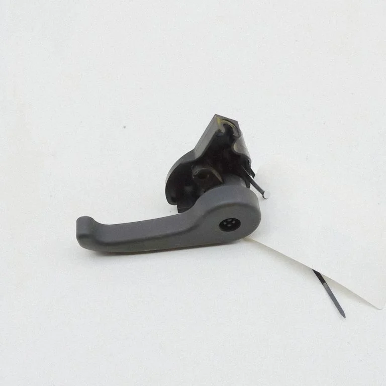 Engine bonnet (hood) release handle – KIA Niro (2016-2022)