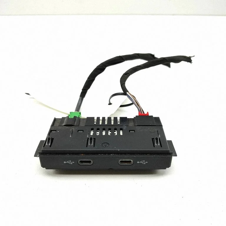 USB-pesa – Volkswagen Crafter Grand California (2019-)