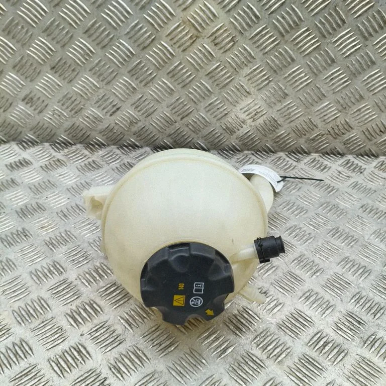 Coolant expansion tank/reservoir – BMW X7 G07 (2018-)