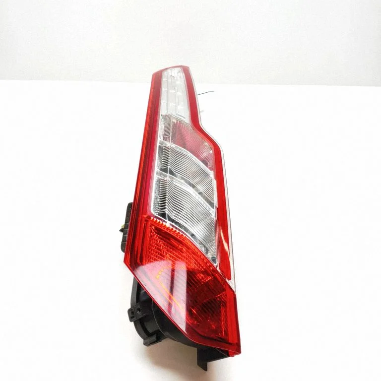 Aizmugurējais lukturis virsbūvē – Ford Transit Custom (2013-2023)