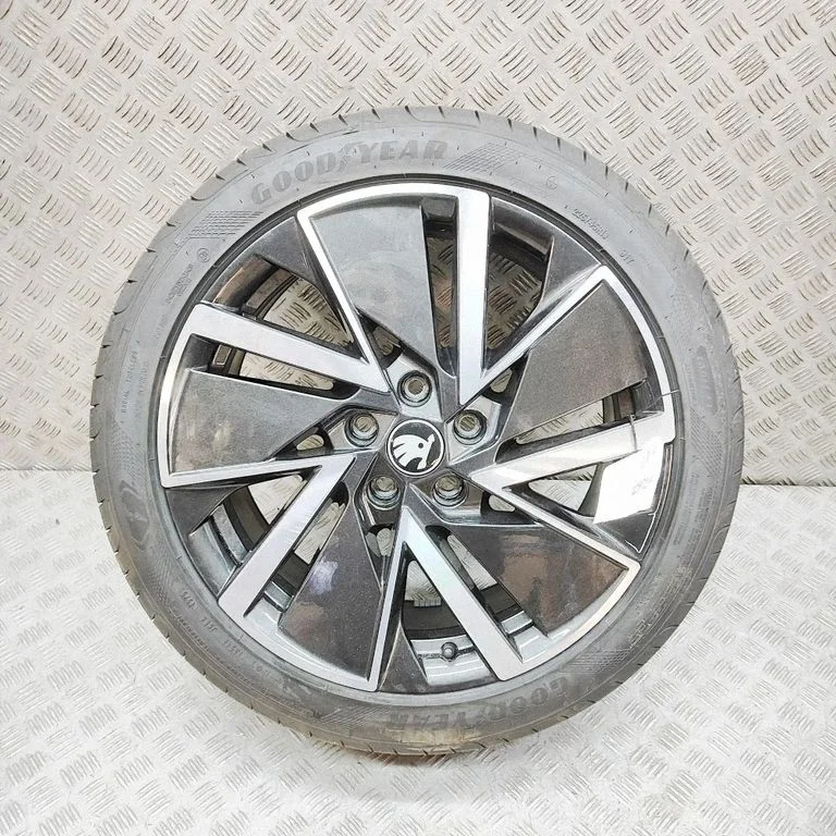 R18 alloy rim 5E3601025AD