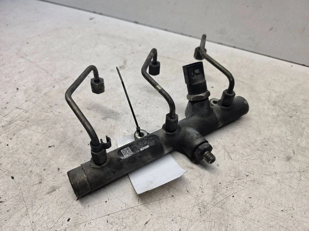 Fuel main line pipe 059130089D