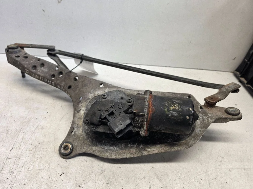 Front wiper linkage and motor 8200000525