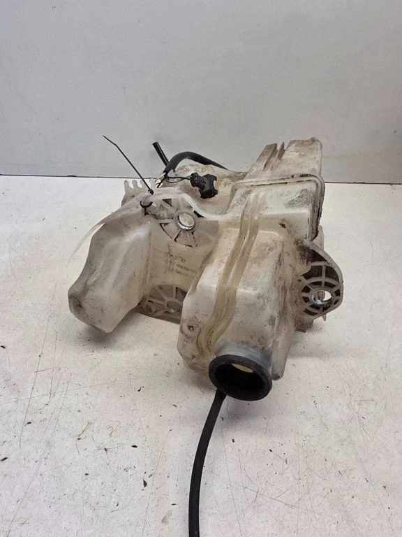 Windshield washer fluid reservoir/tank 9178881