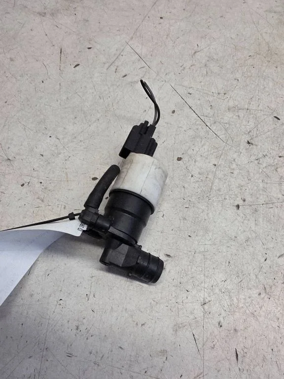 Windscreen/windshield washer pump BK2117K624BA