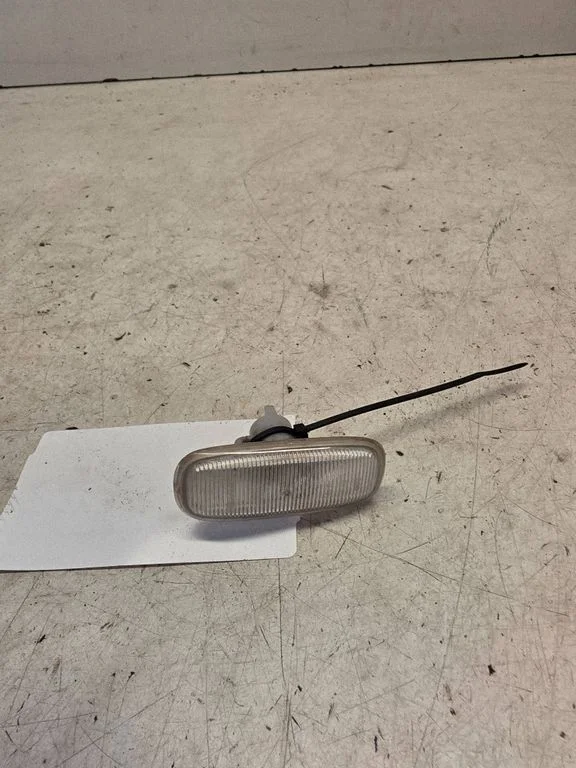 Front fender indicator light 4163