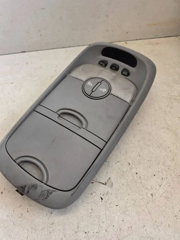 Front seat light 940A03E010