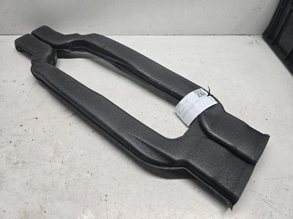 Cabin air duct channel 4L0857039